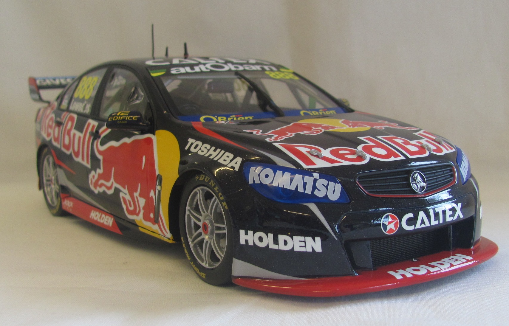 Lowndes Holden VF Commodore 