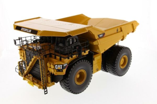 Caterpillar Cat 797F Off-Highway Tier 4 Mining Truck 85655 1:50 Scale Adult Collectible Diecast Model Replica