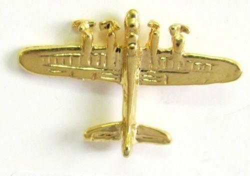Boeing B17 Flying Fortress USAAC Aircraft Plane Aviation 3D Pin Badge