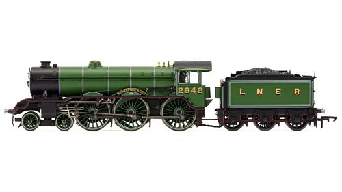 Hornby LNER 4-6-0 B17/2 'Kilverstone Hall' 2842 00 Gauge Model Train