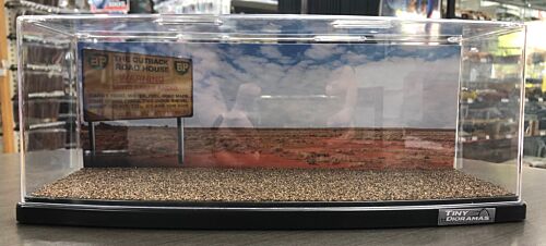 BP British Petroleum Outback Tiny Dioramas Slimline 1:18 Scale Display Case For Model Car