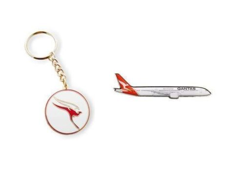 Set Of 2 Qantas Australia Retro Round Keyring & Boeing B787 Plane Pin Aviation Airline Lapel Pin Kangaroo 