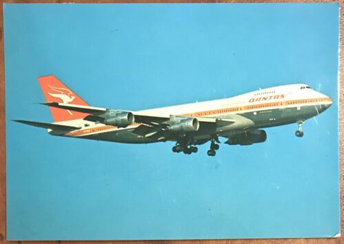 Qantas Airways Original Postcard - Boeing 747-238B VH-EBK 'City of Wollongong' 1970s