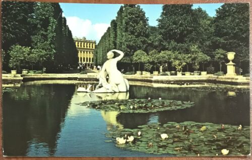 Qantas Airways Original Postcard - Schonbrunn Castle, Vienna 1960s